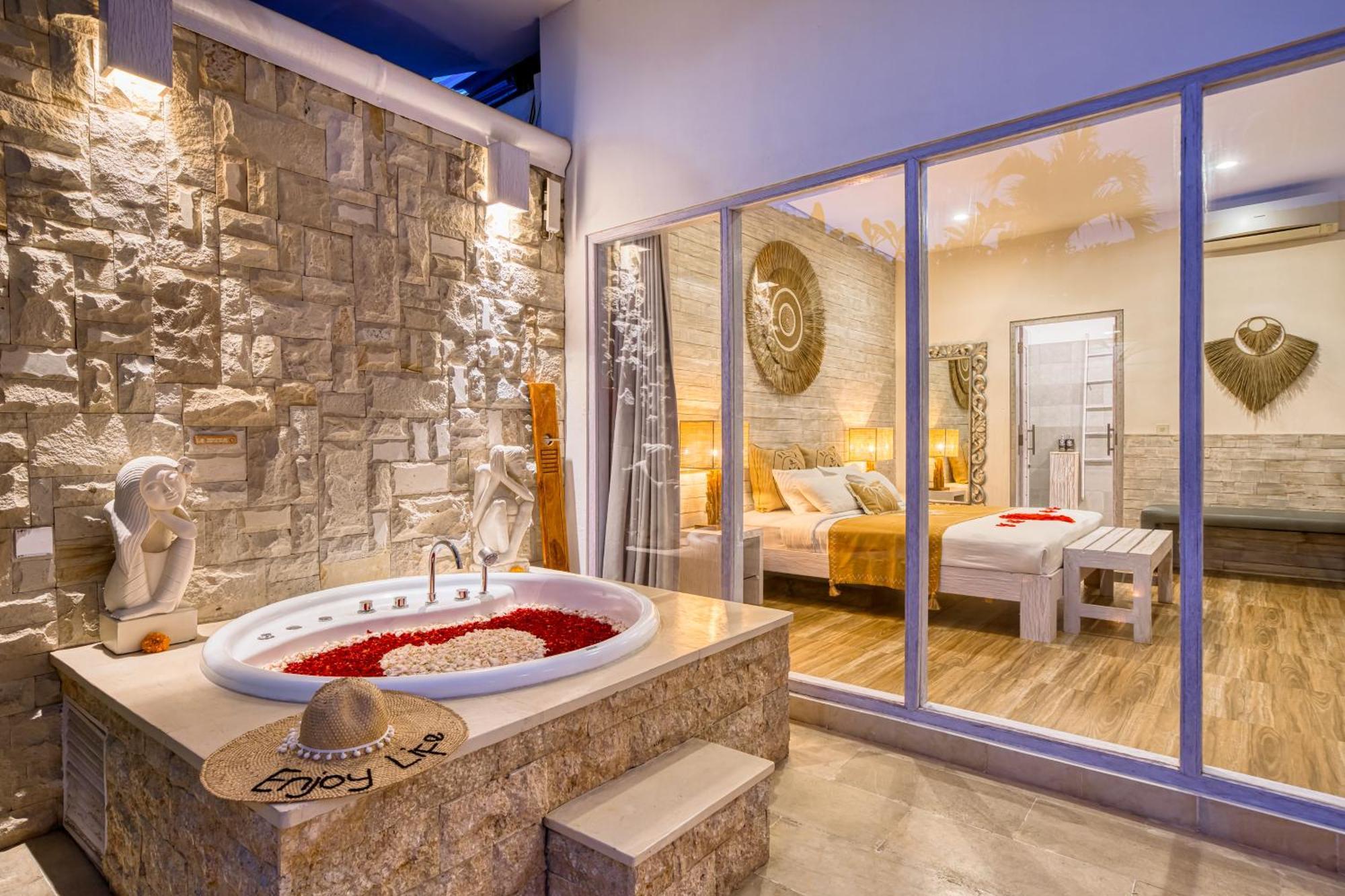 One-Bedroom Villa Private Pool Hot tub