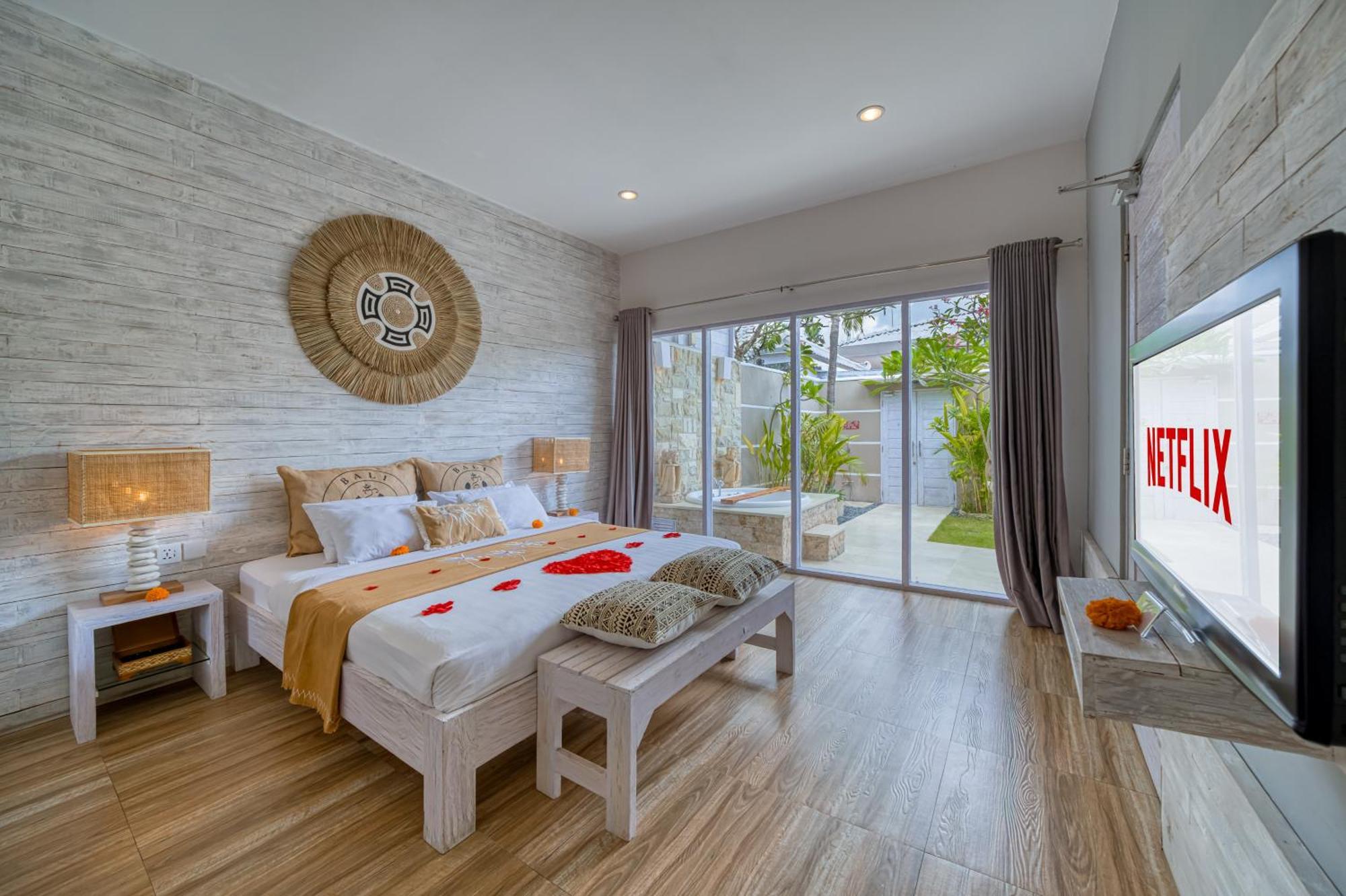 Serenity Escape One Time Aromatherapy the Jacuzzi Afternoon Refreshment Infusion Discovery of Local Bites